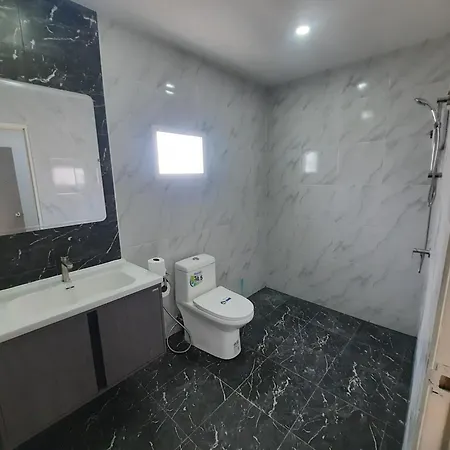 Mojo Hostel *