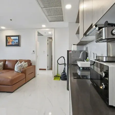 Luxury Large One Bedroom Seaview Serviced At Wongamat, Pattaya