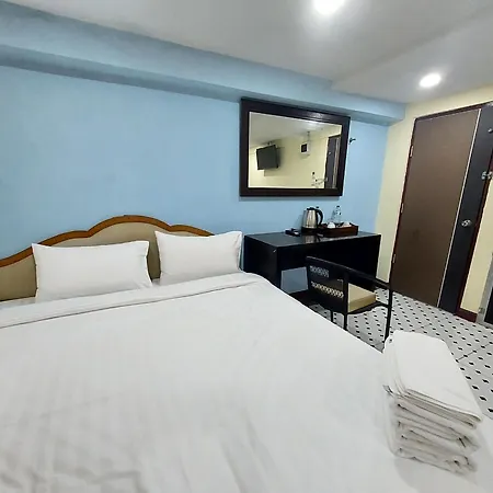 Hostel Rustic Comfort Zone,