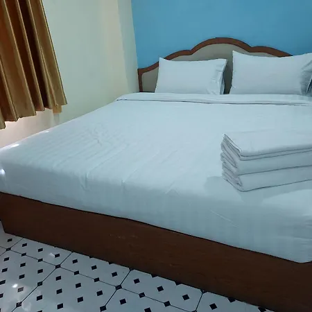Hostel Rustic Comfort Zone,