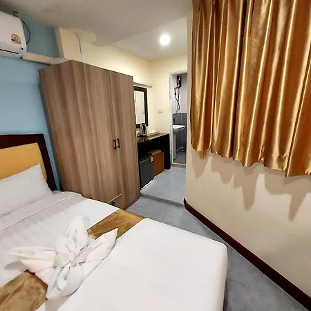Rustic Comfort Zone, Hostel