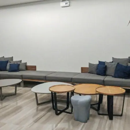 Luxury Large One Bedroom Seaview Serviced At Wongamat, วันหยุดที่บ้าน Pattaya