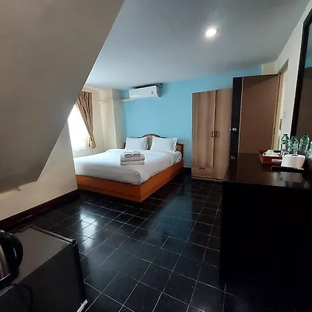 Hostel Rustic Comfort Zone, *