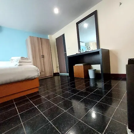 Hostel Rustic Comfort Zone, Pattaya