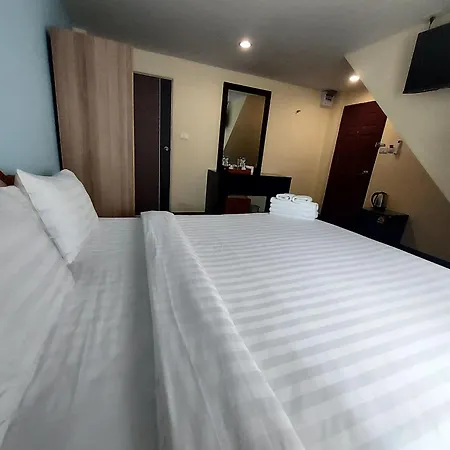 Hostel Rustic Comfort Zone,