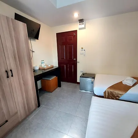 Hostel Rustic Comfort Zone,
