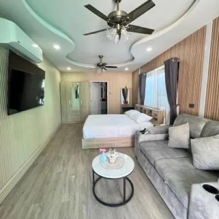 Moggy S Bar And 3* Pattaya