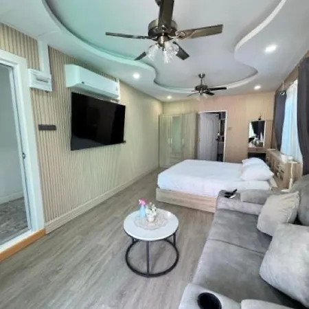 Guest house Moggy S Bar And 3*