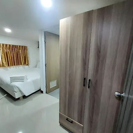 Hostel Rustic Comfort Zone, Pattaya