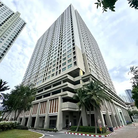 Lumpini Naklua Select Pool Pattaya