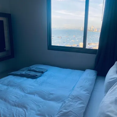Sea View 2br High Floor Unixx Apartment Pattaya