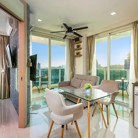 Rare Panoramic Sea, & Mountain Views - Xxl Balcony - 1gbps Blazing Fast Free Wifi - Pool - Gym - Pool Table - Steam - Sauna - Bar อพาร์ทเม้น