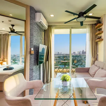 Rare Panoramic Sea, & Mountain Views - Xxl Balcony - 1gbps Blazing Fast Free Wifi - Pool - Gym - Pool Table - Steam - Sauna - Bar อพาร์ทเม้น