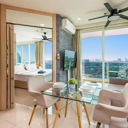 อพาร์ทเม้น Rare Panoramic Sea, & Mountain Views - Xxl Balcony - 1gbps Blazing Fast Free Wifi - Pool - Gym - Pool Table - Steam - Sauna - Bar *