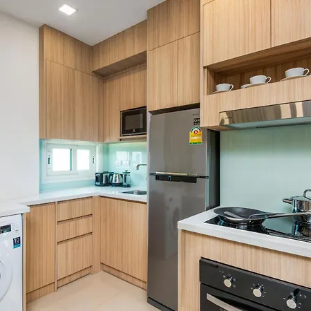 Rare Panoramic Sea, & Mountain Views - Xxl Balcony - 1gbps Blazing Fast Free Wifi - Pool - Gym - Pool Table - Steam - Sauna - Bar