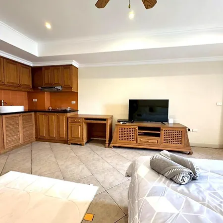 View Talay 6 Close To Apartment Pattaya