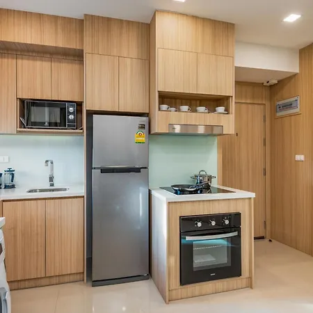 Rare Panoramic Sea, & Mountain Views - Xxl Balcony - 1gbps Blazing Fast Free Wifi - Pool - Gym - Pool Table - Steam - Sauna - Bar * Pattaya