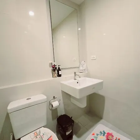 อพาร์ทเม้น The Base Pool View Fast Wifi 5 Min Walk To By Lees *