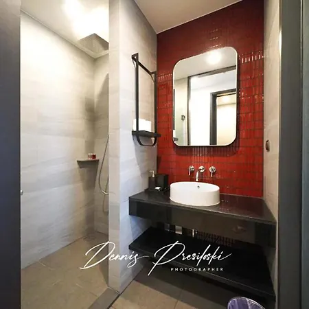 Luxury Edge Seaview Apartment