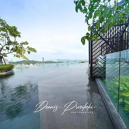 Luxury Edge Seaview Pattaya
