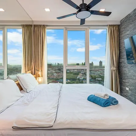 Rare Panoramic Sea, & Mountain Views - Xxl Balcony - 1gbps Blazing Fast Free Wifi - Pool - Gym - Pool Table - Steam - Sauna - Bar