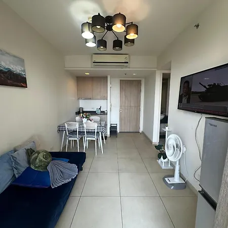Unixx Seaview Apartment Pattaya
