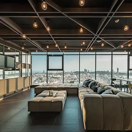 Base Quiet King-bed With Infinity Pool & Free Netflix! อพาร์ทเม้น