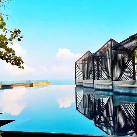 Luxury Edge Seaview Pattaya