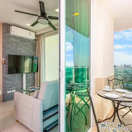 Rare Panoramic Sea, & Mountain Views - Xxl Balcony - 1gbps Blazing Fast Free Wifi - Pool - Gym - Pool Table - Steam - Sauna - Bar *