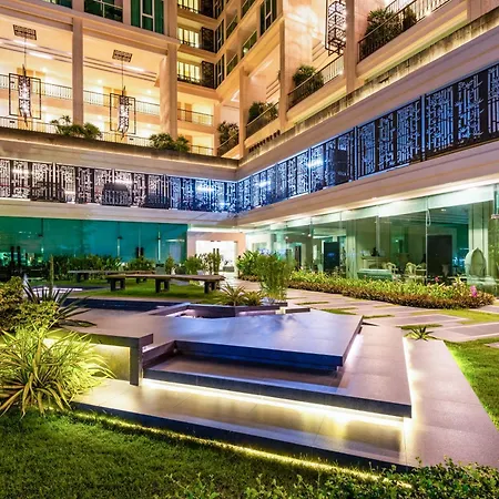Rare Panoramic Sea, & Mountain Views - Xxl Balcony - 1gbps Blazing Fast Free Wifi - Pool - Gym - Pool Table - Steam - Sauna - Bar *