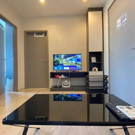 Base Quiet King-bed With Infinity Pool & Free Netflix! อพาร์ทเม้น Pattaya