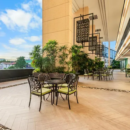 Rare Panoramic Sea, & Mountain Views - Xxl Balcony - 1gbps Blazing Fast Free Wifi - Pool - Gym - Pool Table - Steam - Sauna - Bar * Pattaya