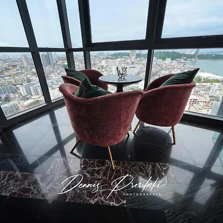 Luxury Edge Seaview Pattaya