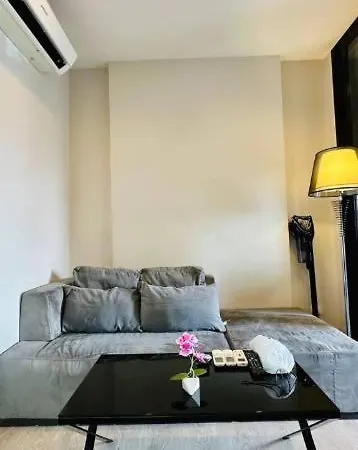 อพาร์ทเม้น Base Quiet King-bed With Infinity Pool & Free Netflix! Pattaya