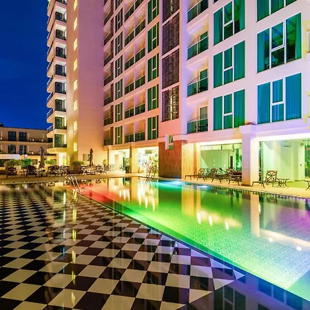 Rare Panoramic Sea, & Mountain Views - Xxl Balcony - 1gbps Blazing Fast Free Wifi - Pool - Gym - Pool Table - Steam - Sauna - Bar Pattaya
