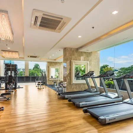 Rare Panoramic Sea, & Mountain Views - Xxl Balcony - 1gbps Blazing Fast Free Wifi - Pool - Gym - Pool Table - Steam - Sauna - Bar อพาร์ทเม้น Pattaya