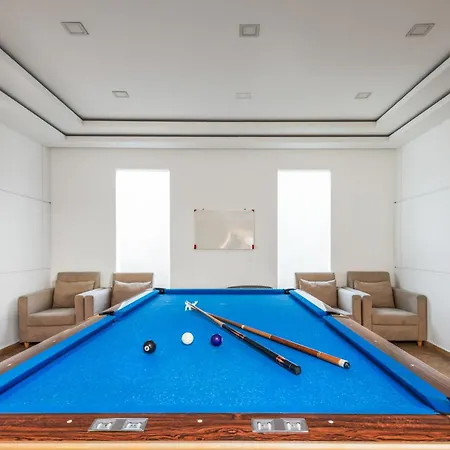 อพาร์ทเม้น Rare Panoramic Sea, & Mountain Views - Xxl Balcony - 1gbps Blazing Fast Free Wifi - Pool - Gym - Pool Table - Steam - Sauna - Bar