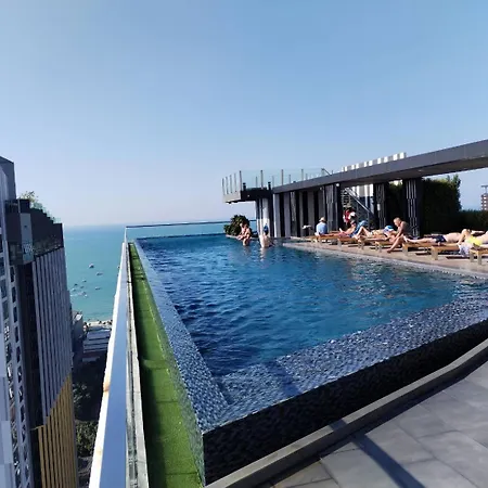 อพาร์ทเม้น The Base By Uricity Pattaya