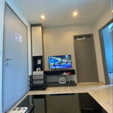 อพาร์ทเม้น Base Quiet King-bed With Infinity Pool & Free Netflix! Pattaya