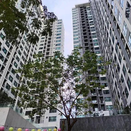 อพาร์ทเม้น The Base By Uricity *