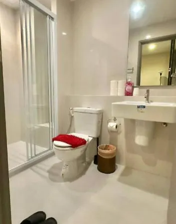 Base Quiet King-bed With Infinity Pool & Free Netflix! อพาร์ทเม้น