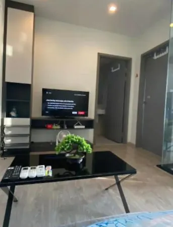 อพาร์ทเม้น Base Quiet King-bed With Infinity Pool & Free Netflix! *