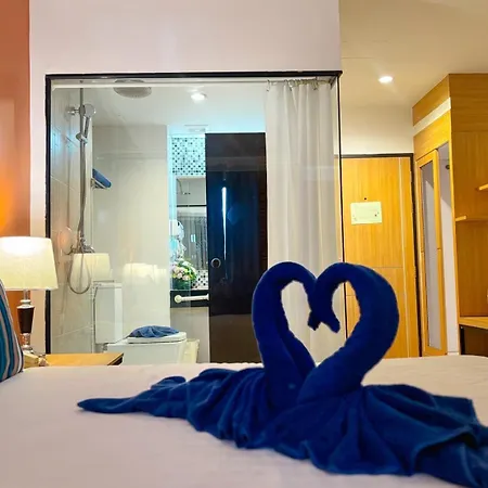 Vogue Hotel 4*