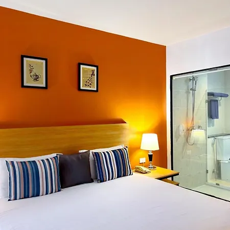 Vogue Hotel 4*