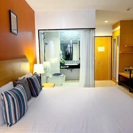 Vogue Hotel 4*