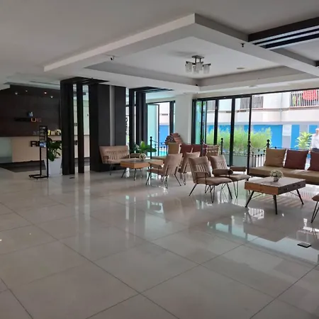 Hotel Vogue 4*