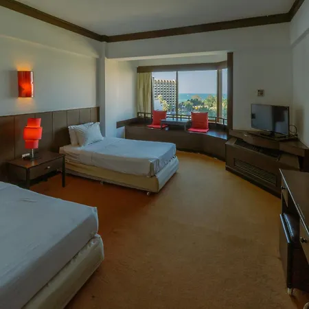 Mountain & Convention Center Hotel