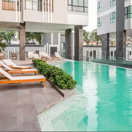 High Floor Sea View At The Base Pattaya By 888 Apartment *
