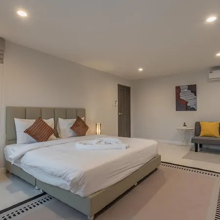 芭提雅市中心5卧现代轻奢别墅pool Villa近21航站楼海边 Pattaya