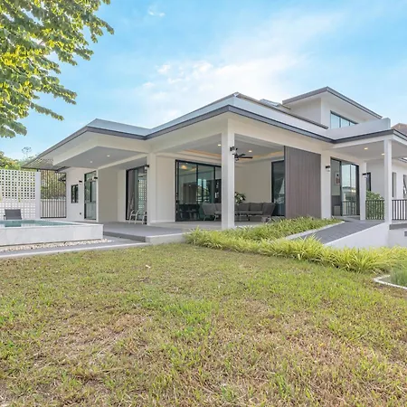 芭提雅市中心5卧现代轻奢别墅pool Villa近21航站楼海边 Villa Pattaya